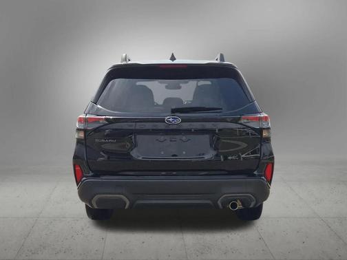 Crystal Black Silica 2025 Subaru Forester Limited