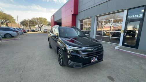 Crystal Black Silica 2025 Subaru Forester Limited