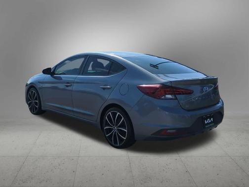 2019 Hyundai ELANTRA SE