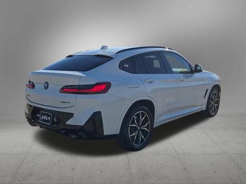 2023 BMW X4 xDrive30i