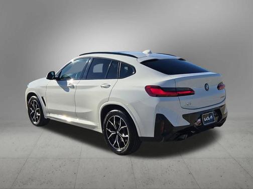 2023 BMW X4 xDrive30i