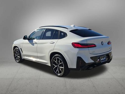 2023 BMW X4 xDrive30i