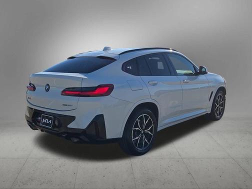 2023 BMW X4 xDrive30i