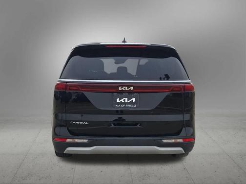 2023 Kia Carnival LX