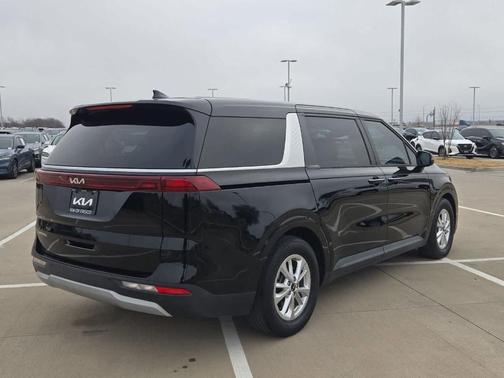 2023 Kia Carnival LX