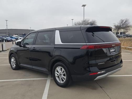 2023 Kia Carnival LX