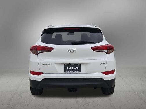 Dazzling White 2018 Hyundai TUCSON SEL