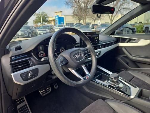 2023 Audi A4 45 S line Premium Plus