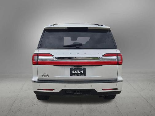 White Platinum Tri-Coat Metallic 2019 Lincoln Navigator Reserve
