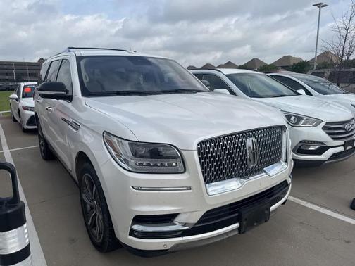 White Platinum Tri-Coat Metallic 2019 Lincoln Navigator Reserve
