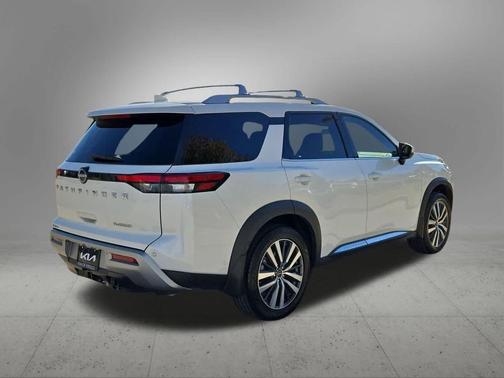 2022 Nissan Pathfinder Platinum