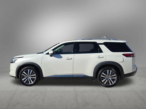 2022 Nissan Pathfinder Platinum