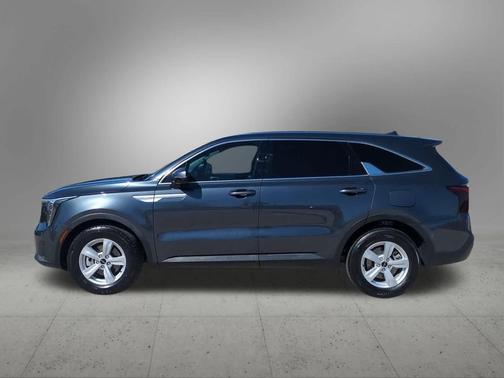 2025 Kia Sorento LX