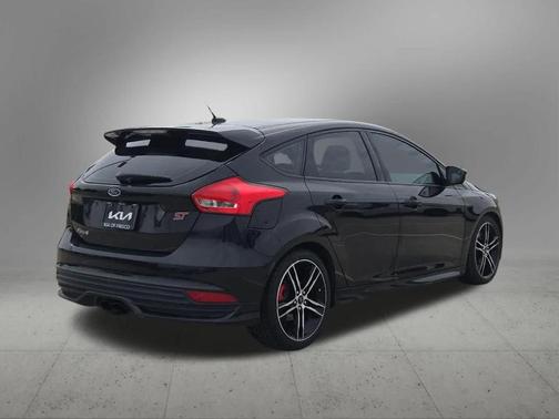 Tuxedo Black 2015 Ford Focus ST Base