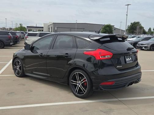 Tuxedo Black 2015 Ford Focus ST Base