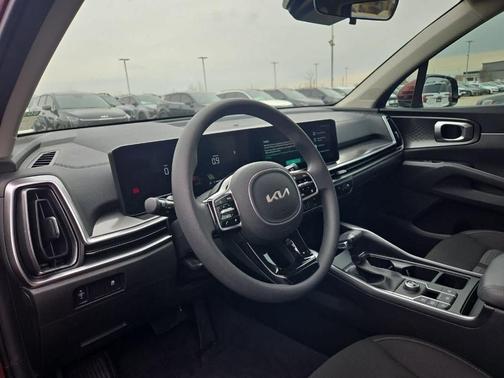 2025 Kia Sorento LX