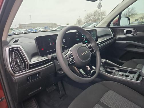 2025 Kia Sorento LX