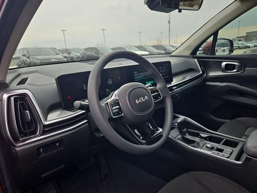 2025 Kia Sorento LX