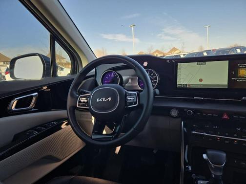 2023 Kia Carnival EX
