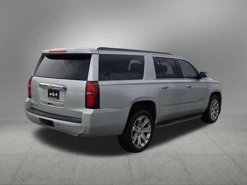 Silver Ice Metallic 2016 Chevrolet Suburban LT