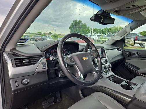 Silver Ice Metallic 2016 Chevrolet Suburban LT