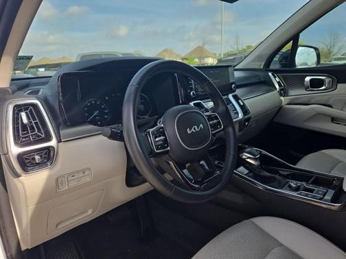 Glacial White Pearl 2023 Kia Sorento SX