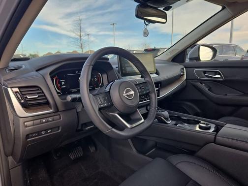 2024 Nissan Rogue Platinum