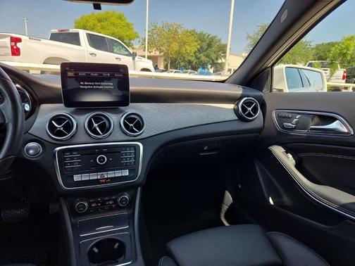 Polar White 2018 Mercedes-Benz GLA 250 Base