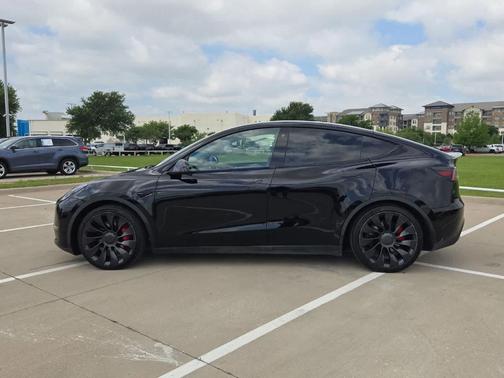 Black 2022 Tesla Model Y Performance