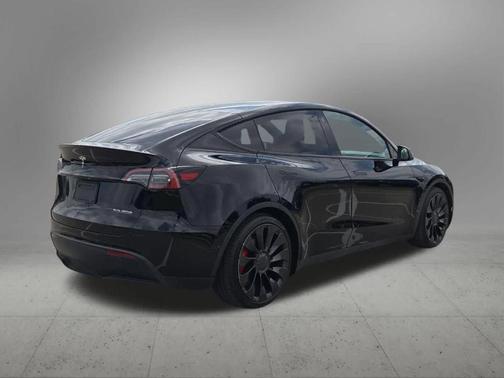 Black 2022 Tesla Model Y Performance