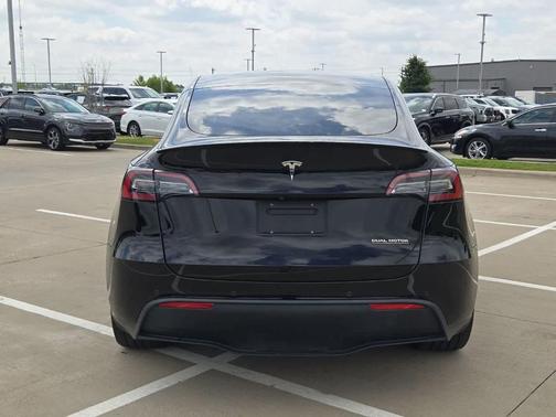 Black 2022 Tesla Model Y Performance