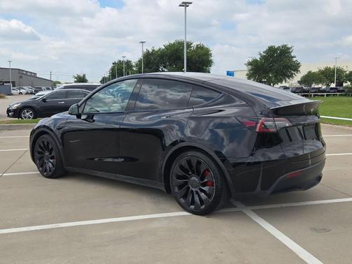 Black 2022 Tesla Model Y Performance