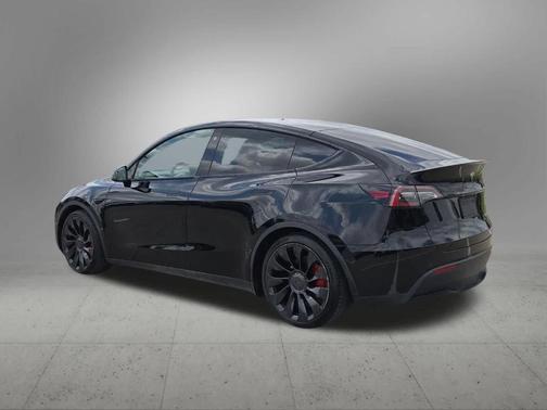 Black 2022 Tesla Model Y Performance