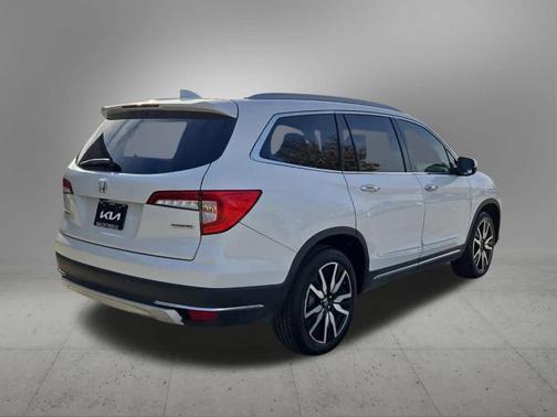 2022 Honda Pilot Touring 7-Passenger