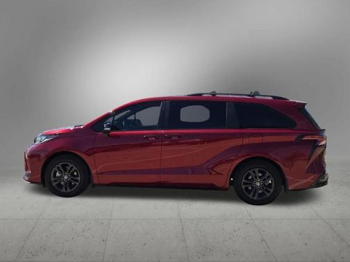 Ruby Flare Pearl 2025 Toyota Sienna XSE