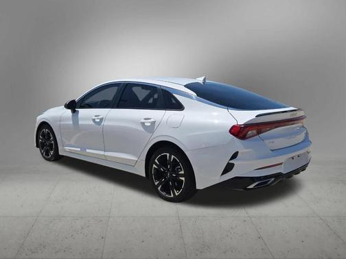 Glacial White Pearl 2023 Kia K5 GT-Line