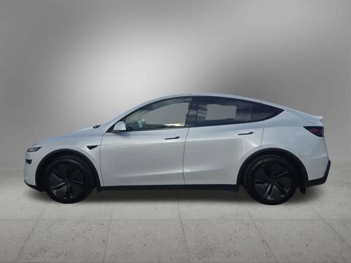 2026 Tesla Model Y Standard