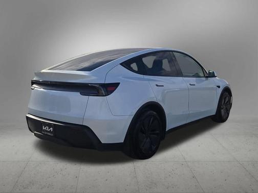 2026 Tesla Model Y PREMIUM