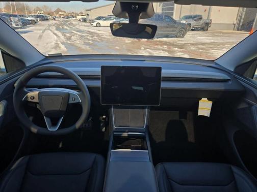 2026 Tesla Model Y PREMIUM