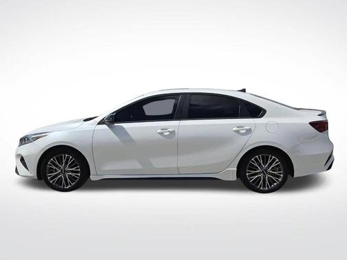 Snow White Pearl 2022 Kia Forte GT-Line