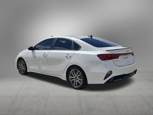 Snow White Pearl 2022 Kia Forte GT-Line