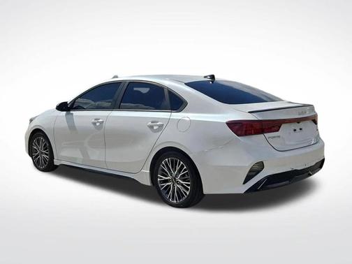 Snow White Pearl 2022 Kia Forte GT-Line