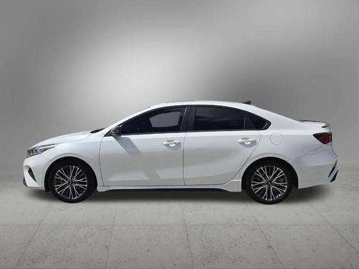 Snow White Pearl 2022 Kia Forte GT-Line