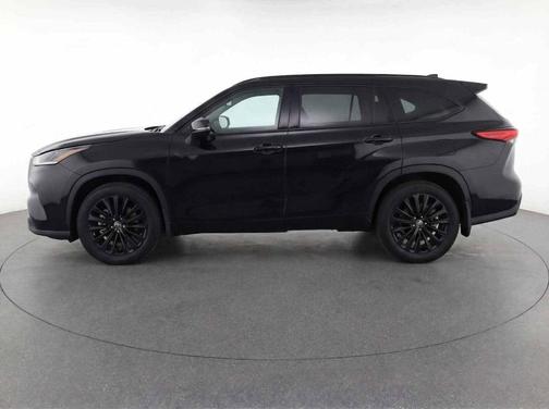 Midnight Black Metallic 2025 Toyota Highlander XSE