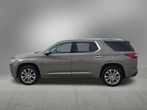 Pepperdust Metallic 2018 Chevrolet Traverse Premier