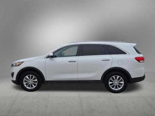 Snow White Pearl 2016 Kia Sorento LX