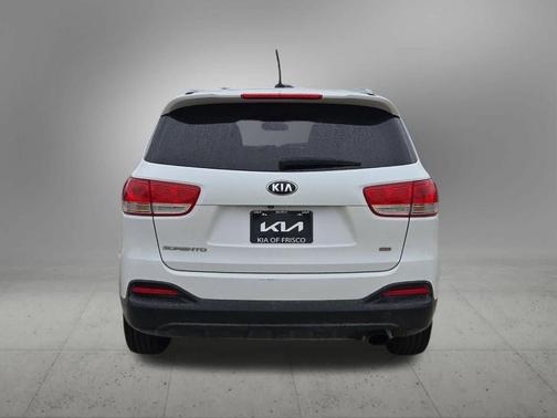 Snow White Pearl 2016 Kia Sorento LX