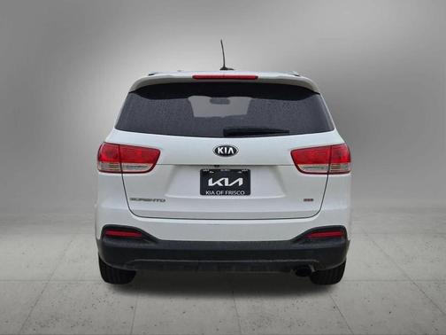 Snow White Pearl 2016 Kia Sorento LX