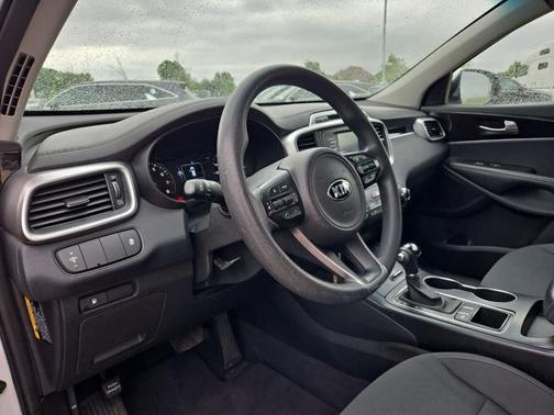 Snow White Pearl 2016 Kia Sorento LX
