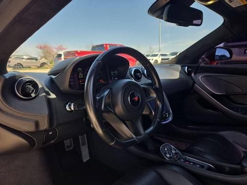 2016 McLaren 570S Base